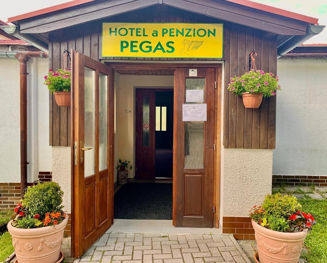 Vlachovice Hotel A Penzion Pegas מראה חיצוני תמונה