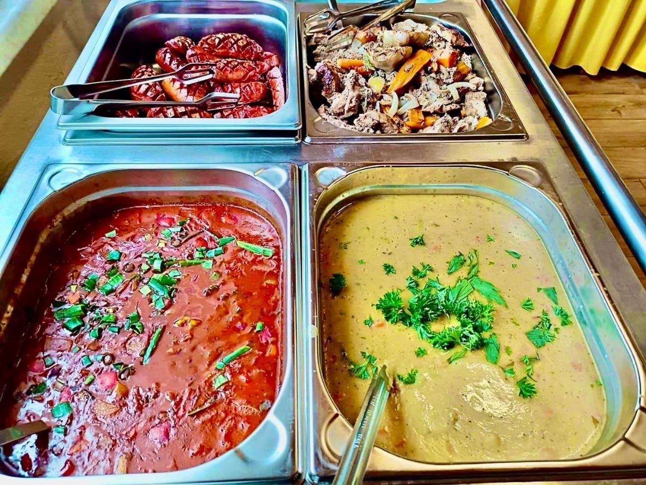 Vlachovice Hotel A Penzion Pegas מראה חיצוני תמונה