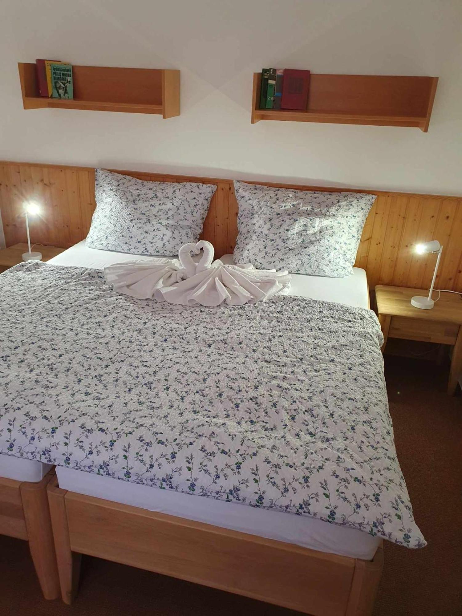 Vlachovice Hotel A Penzion Pegas מראה חיצוני תמונה